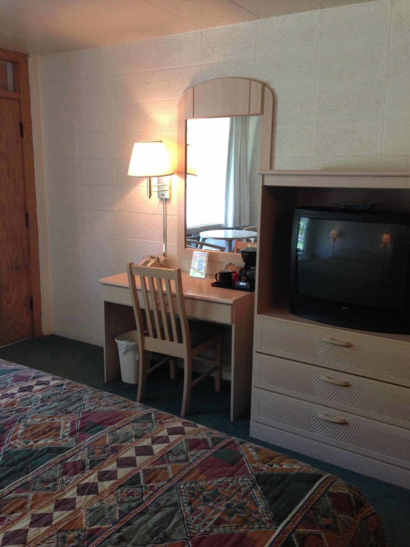 Indian Trail Motel Wisconsin Dells Exterior foto